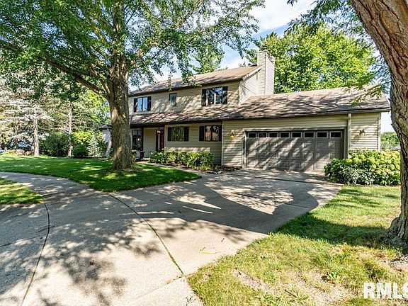 2nd image of 129 W Whitehall Ct