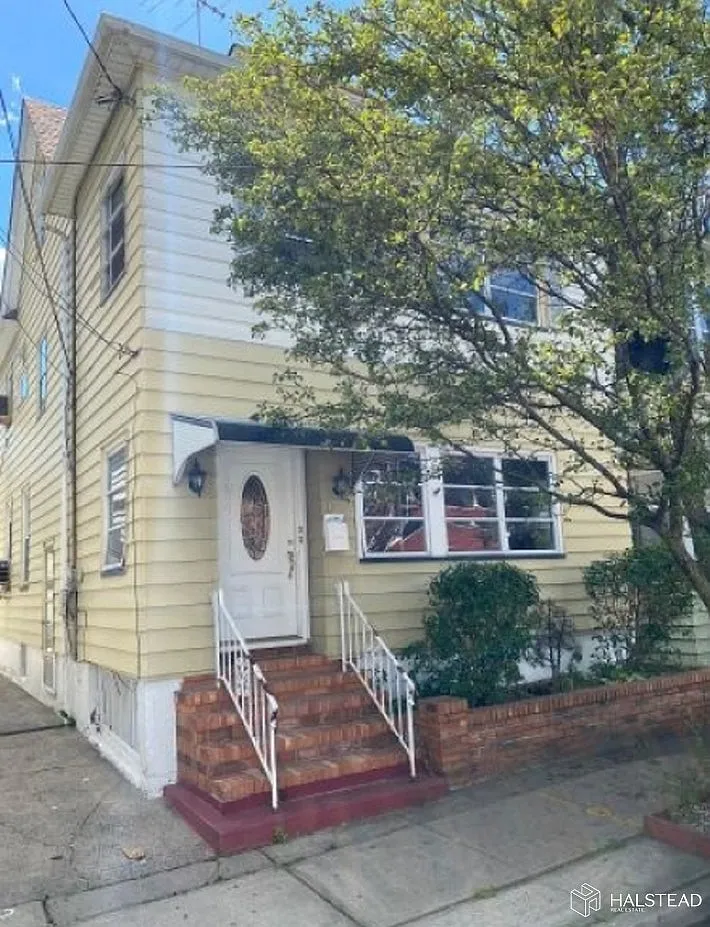 12 Harrison Pl photo 1