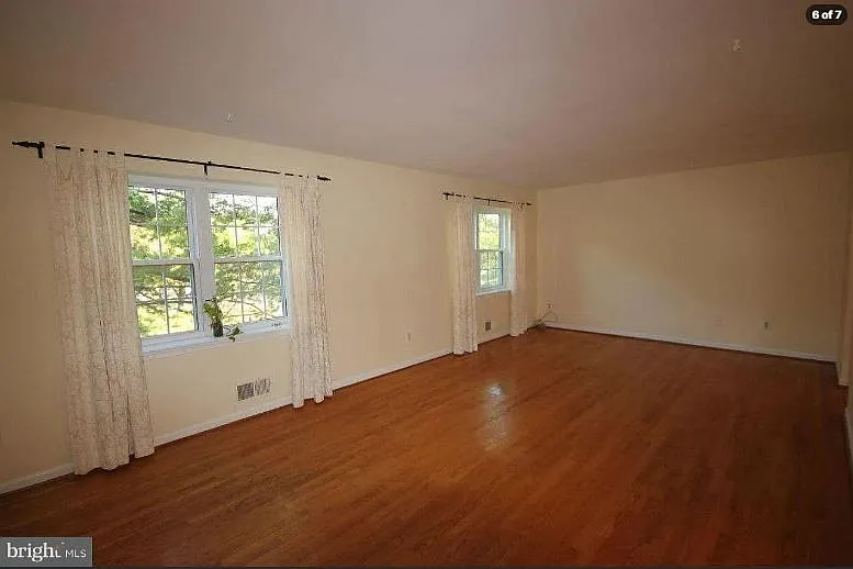 4 bed, 3.5 bath, 1712 sqft, $3,900 — Photo 3