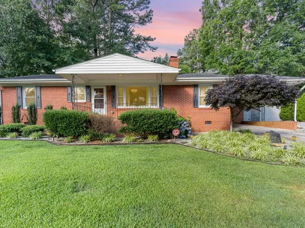 1305 Lakeside Dr, Garner, NC 27529