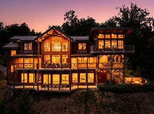 2470 Hackberry Dr, Sevierville, TN 37862