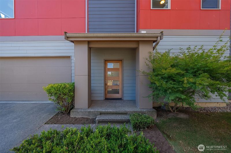 2nd image of 647 S 150th Street