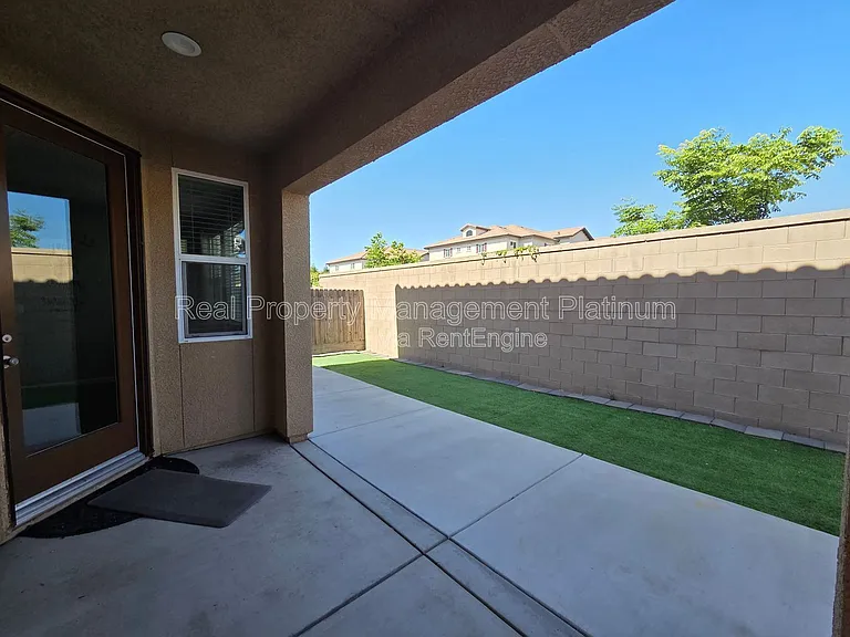 2534 Mustang Dr — Photo 42