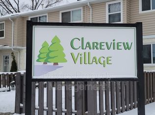 10B Clareview Vlg NW, Edmonton, AB T5A 3P2