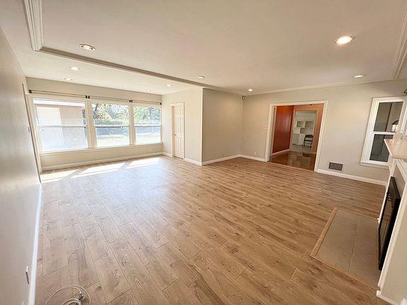 2nd image of 1920 Del Mar Ave