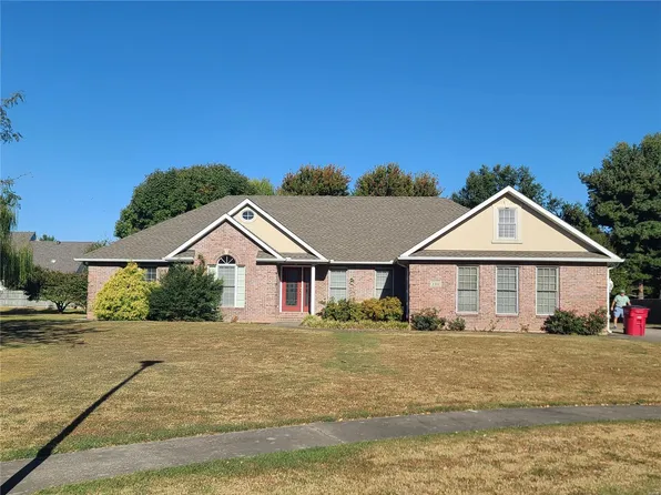 120 Larkspur Ln, Sikeston, MO 63801