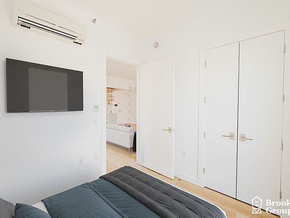 4th image of 1889 Atlantic Ave #3A