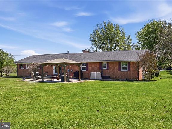 2nd image of 80 Iroquois Trl