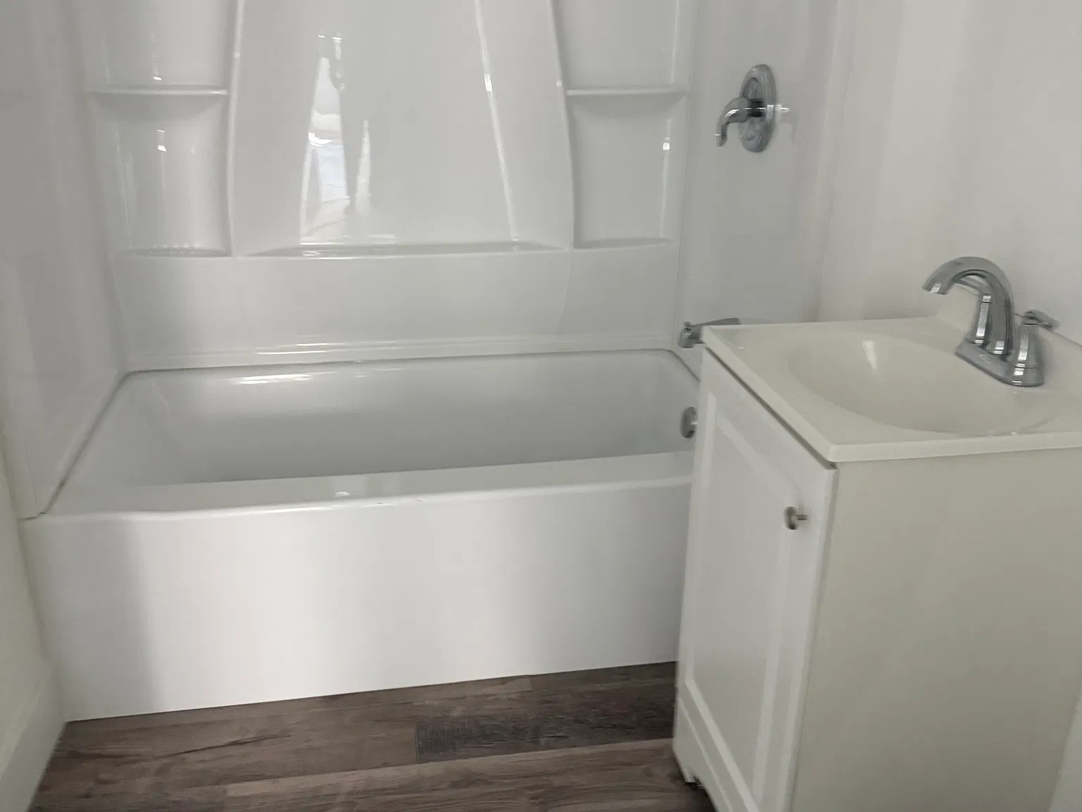 2 bed, 1100 sqft, $3,050 — Photo 3