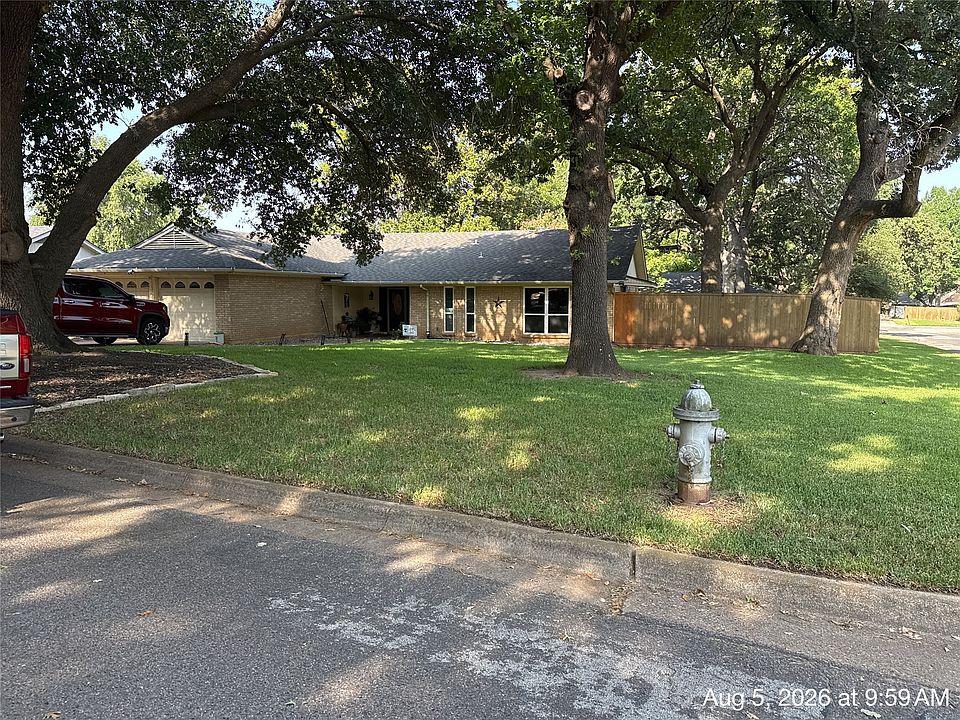 1st image of 3900 Lynbrook Ln
