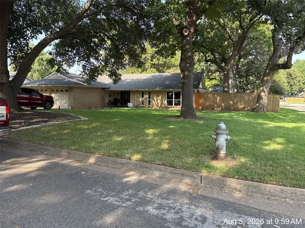 3900 Lynbrook Ln, Arlington, TX 76015