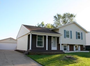 1755 W 54th St, Davenport, IA 52806