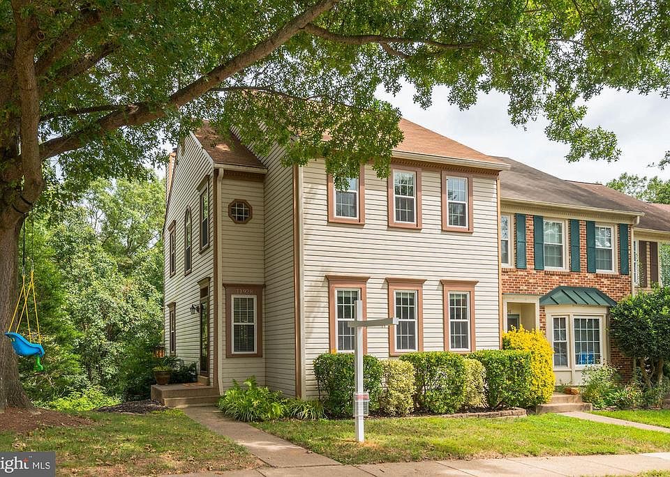 Welcome to 11928 Sentinel Point Court