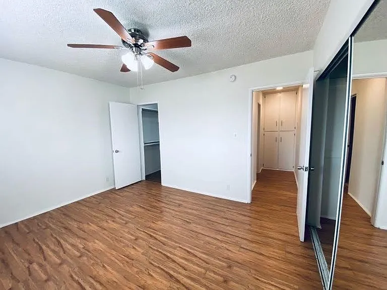 1957 Frank St / 2519 Virginia Ave — Photo 63