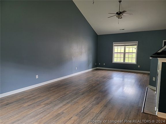 3rd image of 318 Maria Dr