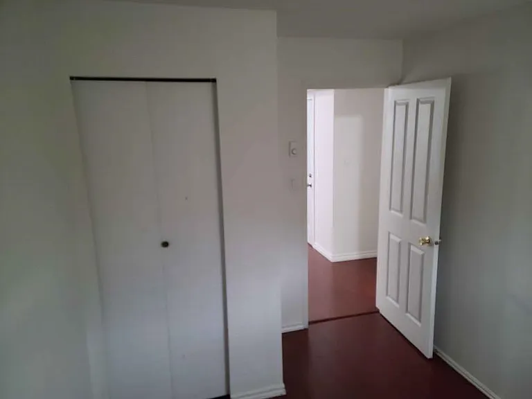 38XX Windermere St — Photo 7