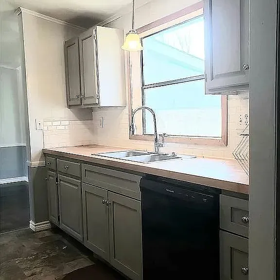 215 Copperhead Ln — Photo 4