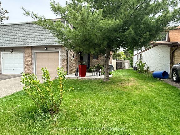 3rd image of 6963 Pamplona Mews