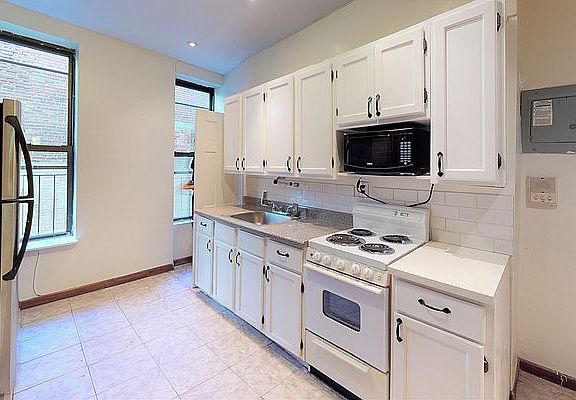 5th image of 1626 2nd Ave APT 2N