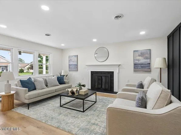 15 Buckingham Drive N, Manchester, NJ 08759