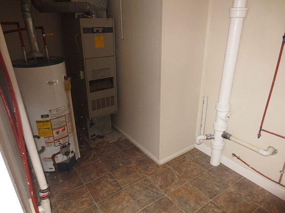 4th image of 202 N Kenmore St
