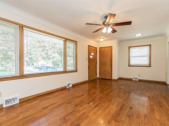 3rd image of 1263 Washington Dr