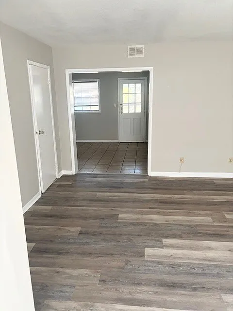 2 bed, 1.5 bath, 950 sqft, $950 — Photo 3