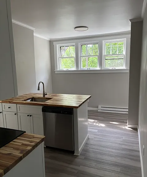 350 S Scott Ave #1 — Photo 2