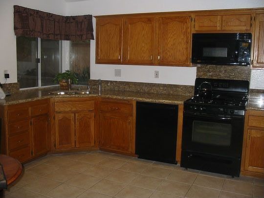 Kitchen granite countertop