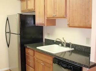 114 Turtle Creek Rd APT 4, Charlottesville, VA 22901