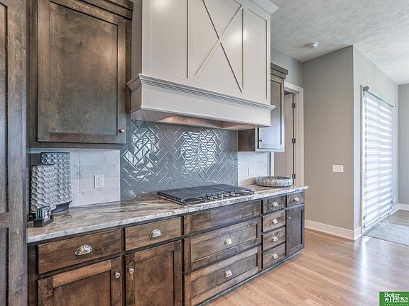 5th image of 20761 Shirley St
