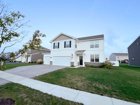 2020 Magnolia Ln, Wonder Lake, IL 60097
