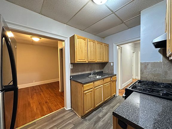 3rd image of 25-27 Kensington Ave #305