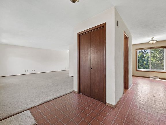4th image of 2145 Birchwood Dr NE