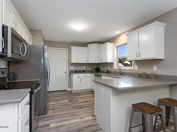 5th image of 602 Ottawa Ct