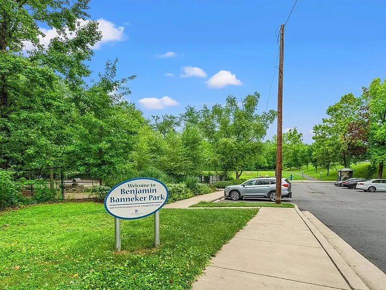 600 Roosevelt Blvd — Photo 18