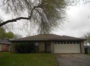 717 Noreda St, Angleton, TX 77515