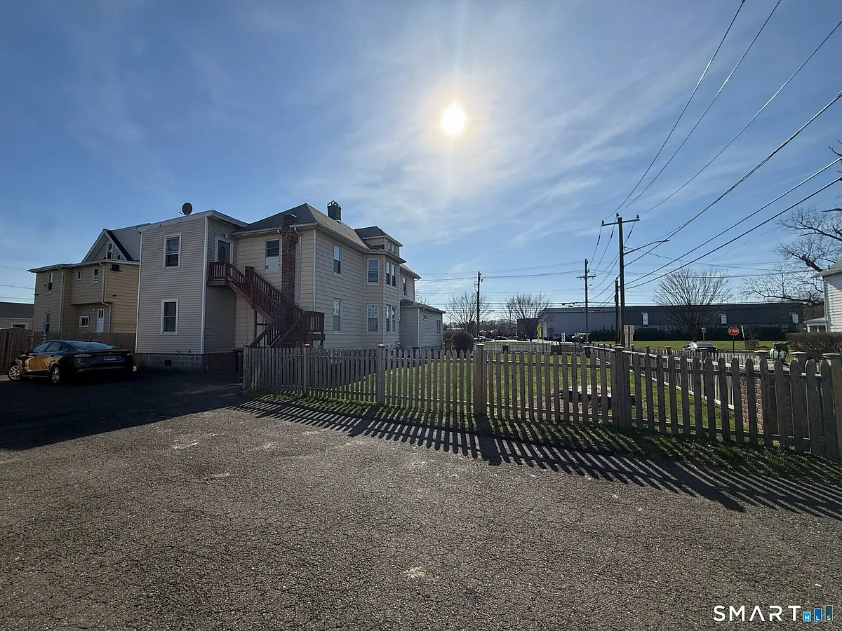 Building Photo - 134 Woodward Ave #2