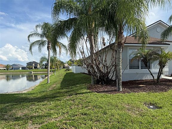 5th image of 4112 ISLAND LAKES DRIVE