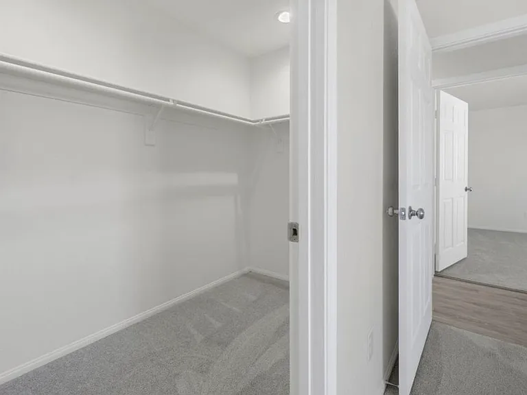 386 E Heil Ave — Photo 7