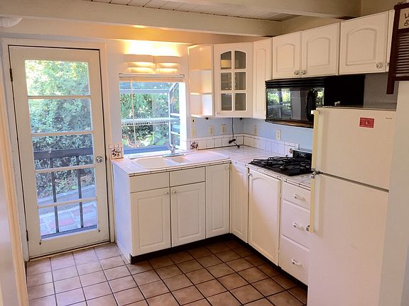 2nd image of 2303 Cathryn Dr