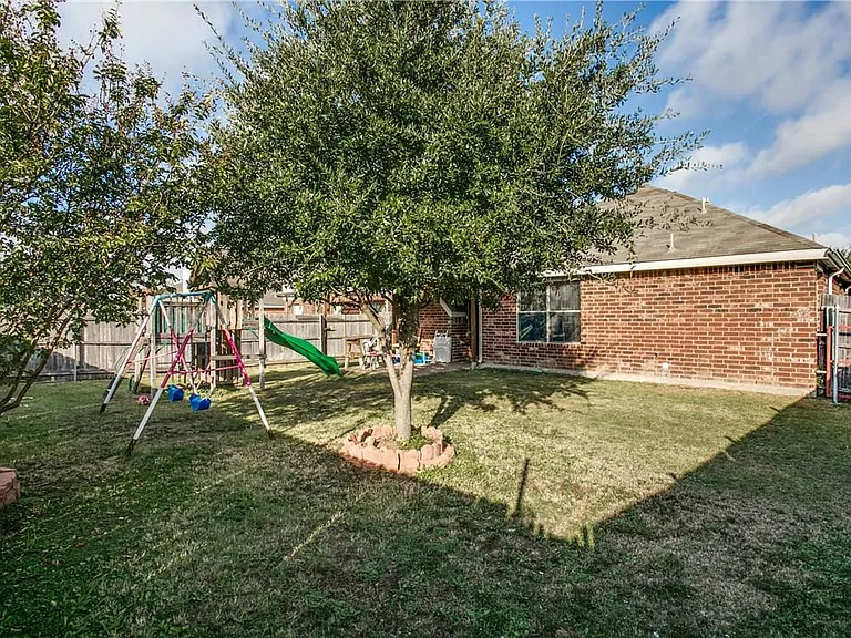 2867 Park Place Dr — Photo 10