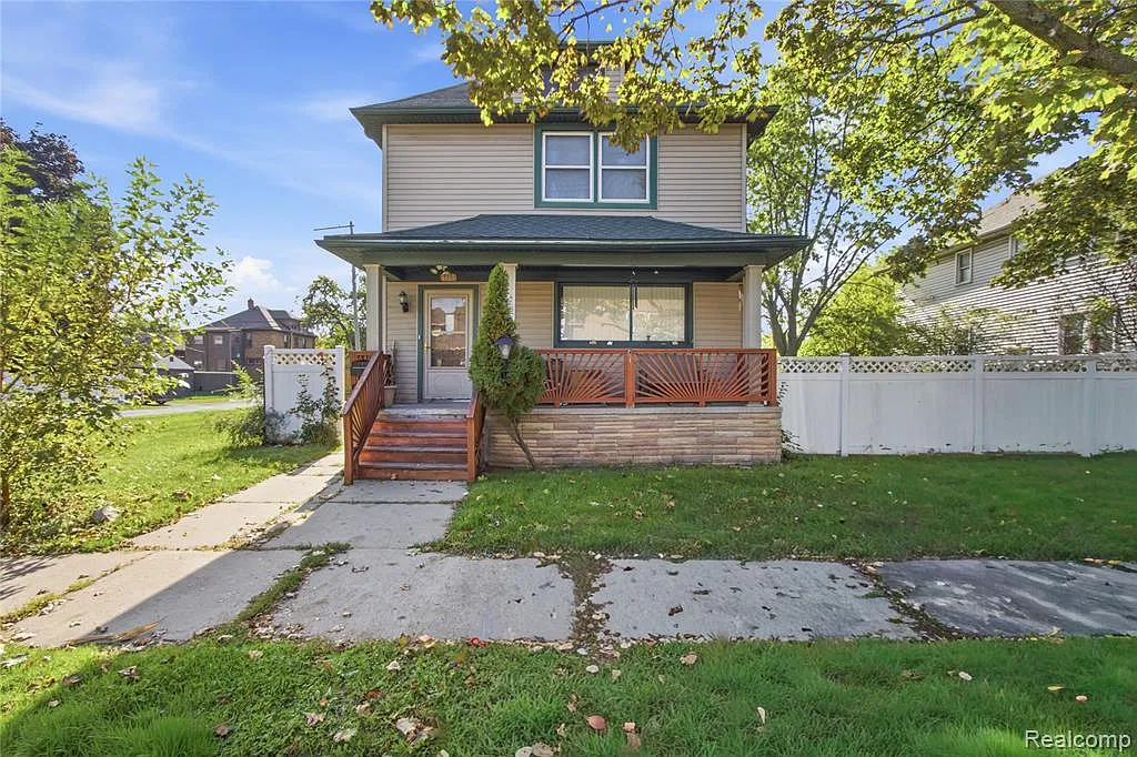 2 bed, 1.0 bath, 880 sqft, $1,095 — Photo 1