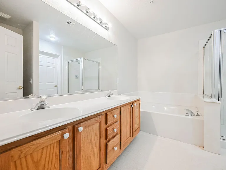 2925 Wigwam Pkwy #124 — Photo 32