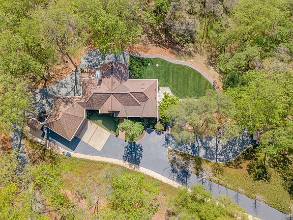 3rd image of 16936 Meyer Ln