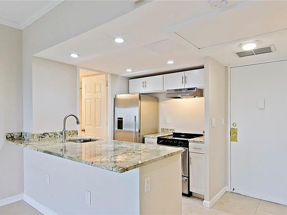 5th image of 880 Mandalay Ave APT N211