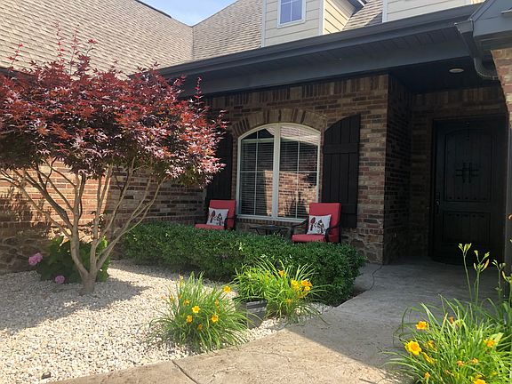 4th image of 3804 W Lexington Dr