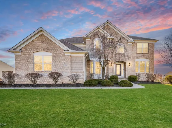 790 Walden Pond Cir, Hinckley, OH 44233