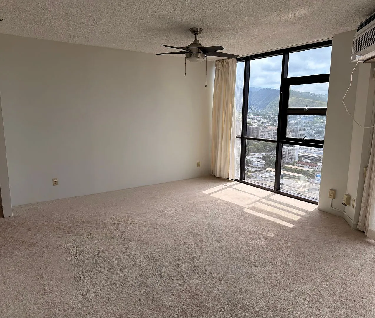 Lovely Honolulu 2-Bedroom, 2-Bath, 1 Parking Condo with Stunning Views! — Photo 2