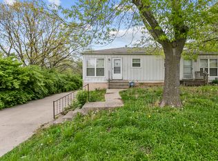 1609 S Lees Summit Rd #1, Independence, MO 64050